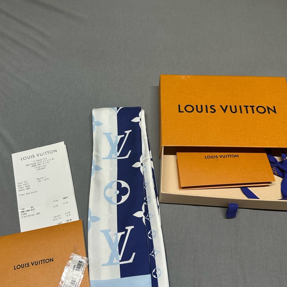 Louis Vuitton Bleu Bandeau